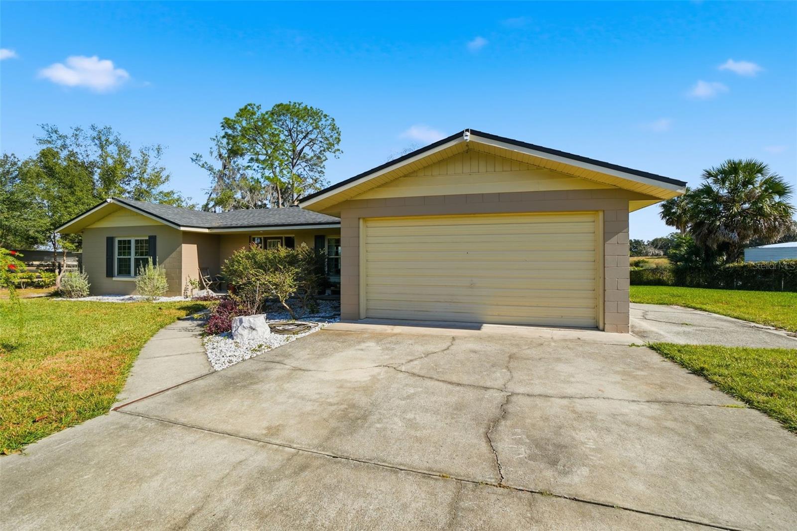 Image 4 of 45 For 40700 Long Island Drive