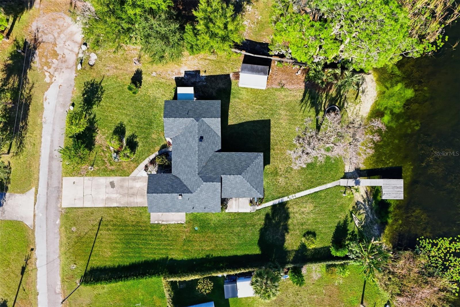 Image 41 of 45 For 40700 Long Island Drive