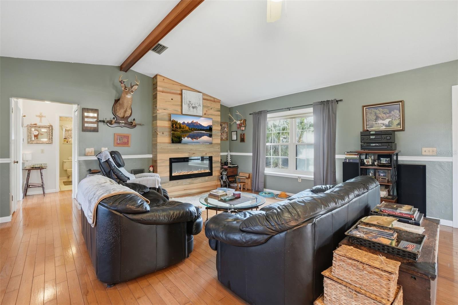 Image 6 of 45 For 40700 Long Island Drive