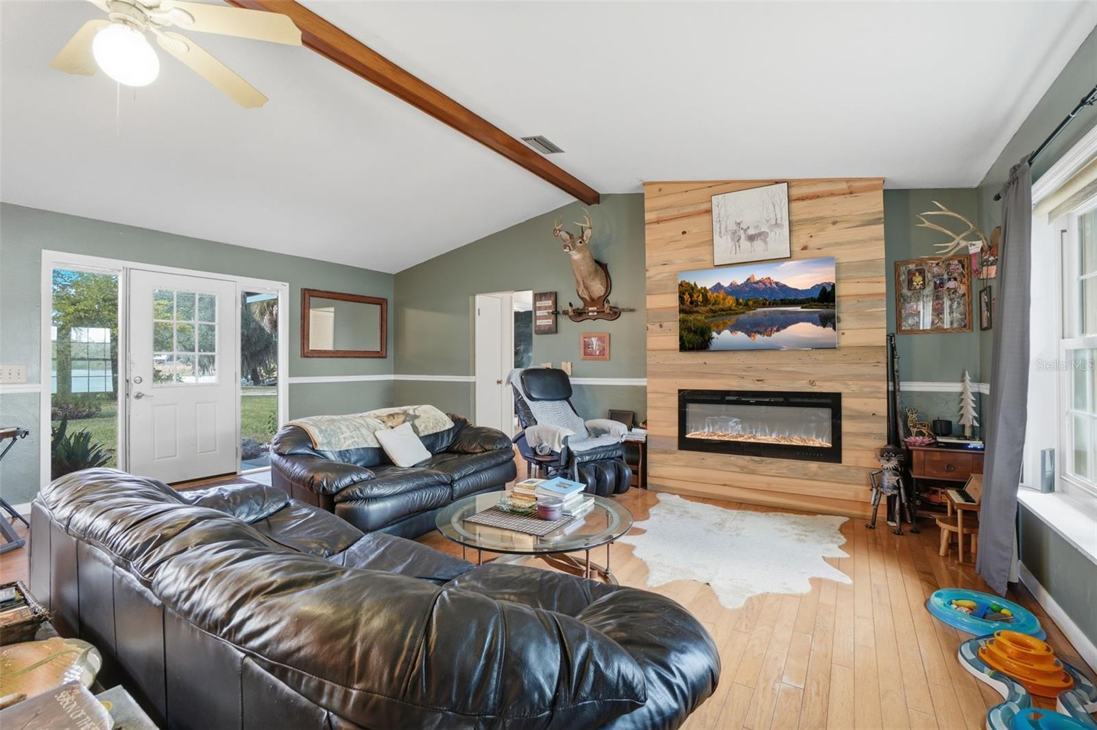 Image 8 of 45 For 40700 Long Island Drive