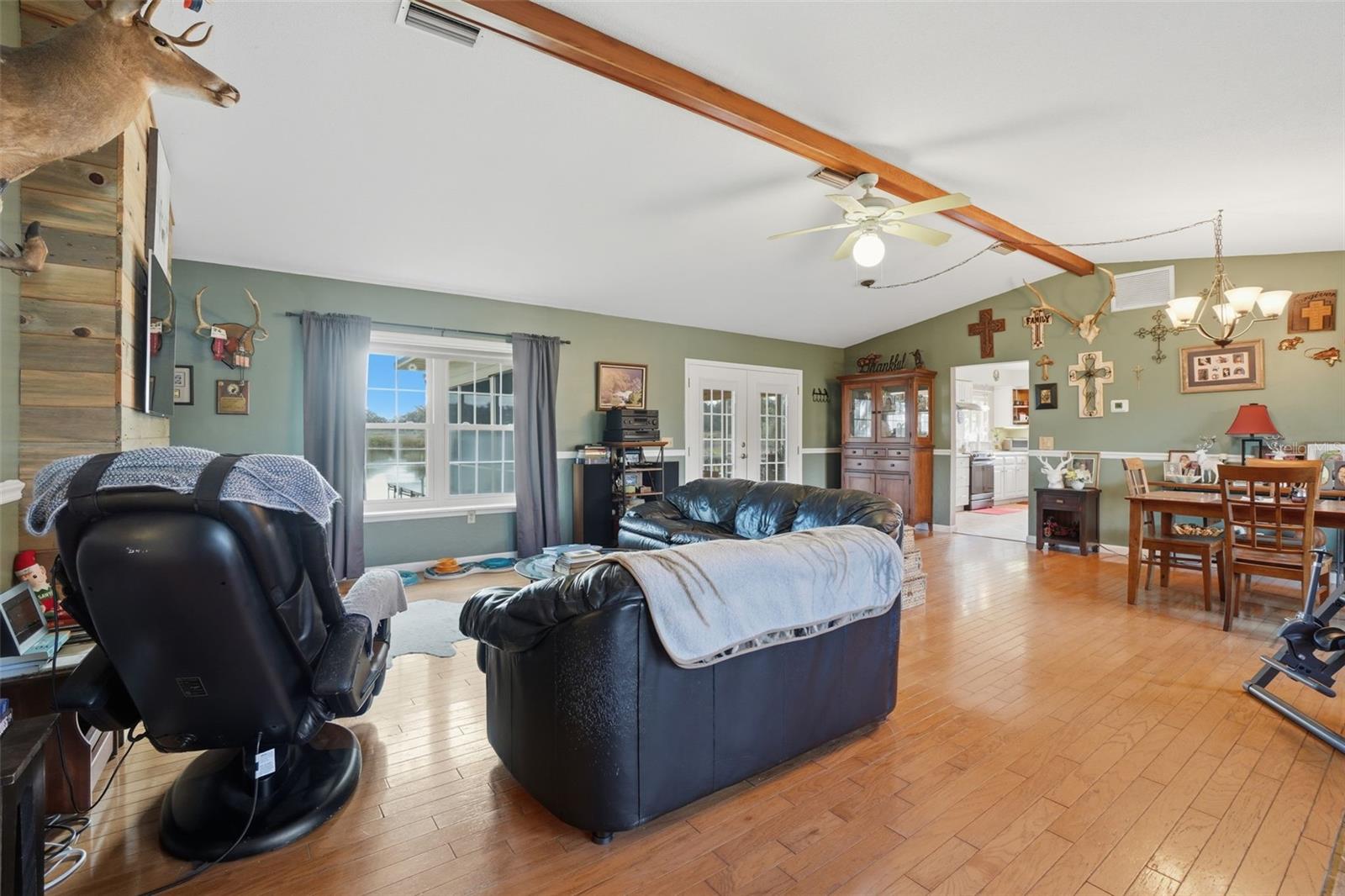 Image 9 of 45 For 40700 Long Island Drive