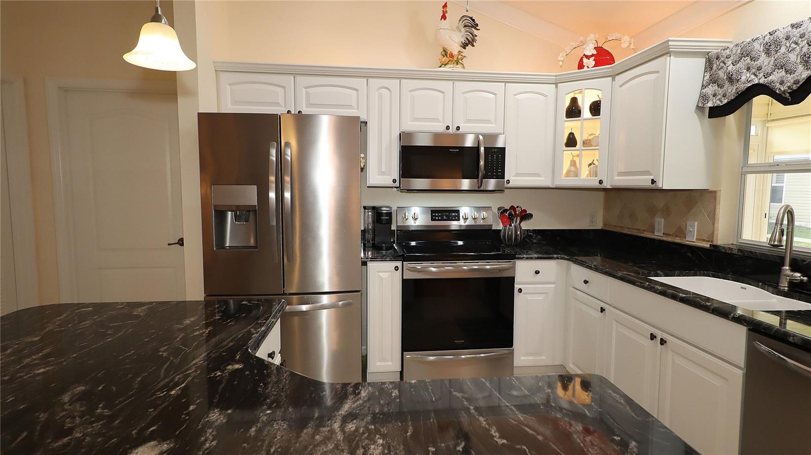 Image 13 of 41 For 17716 89th Milford Avenue