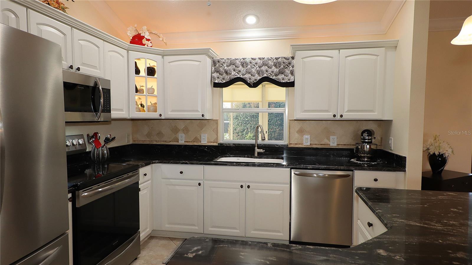 Image 14 of 41 For 17716 89th Milford Avenue