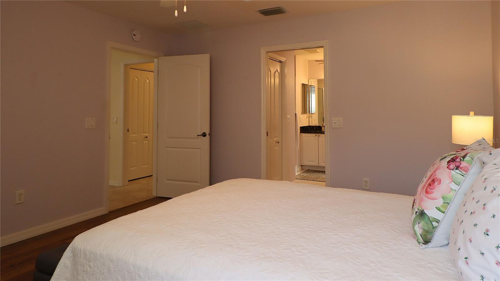 Image 19 of 41 For 17716 89th Milford Avenue