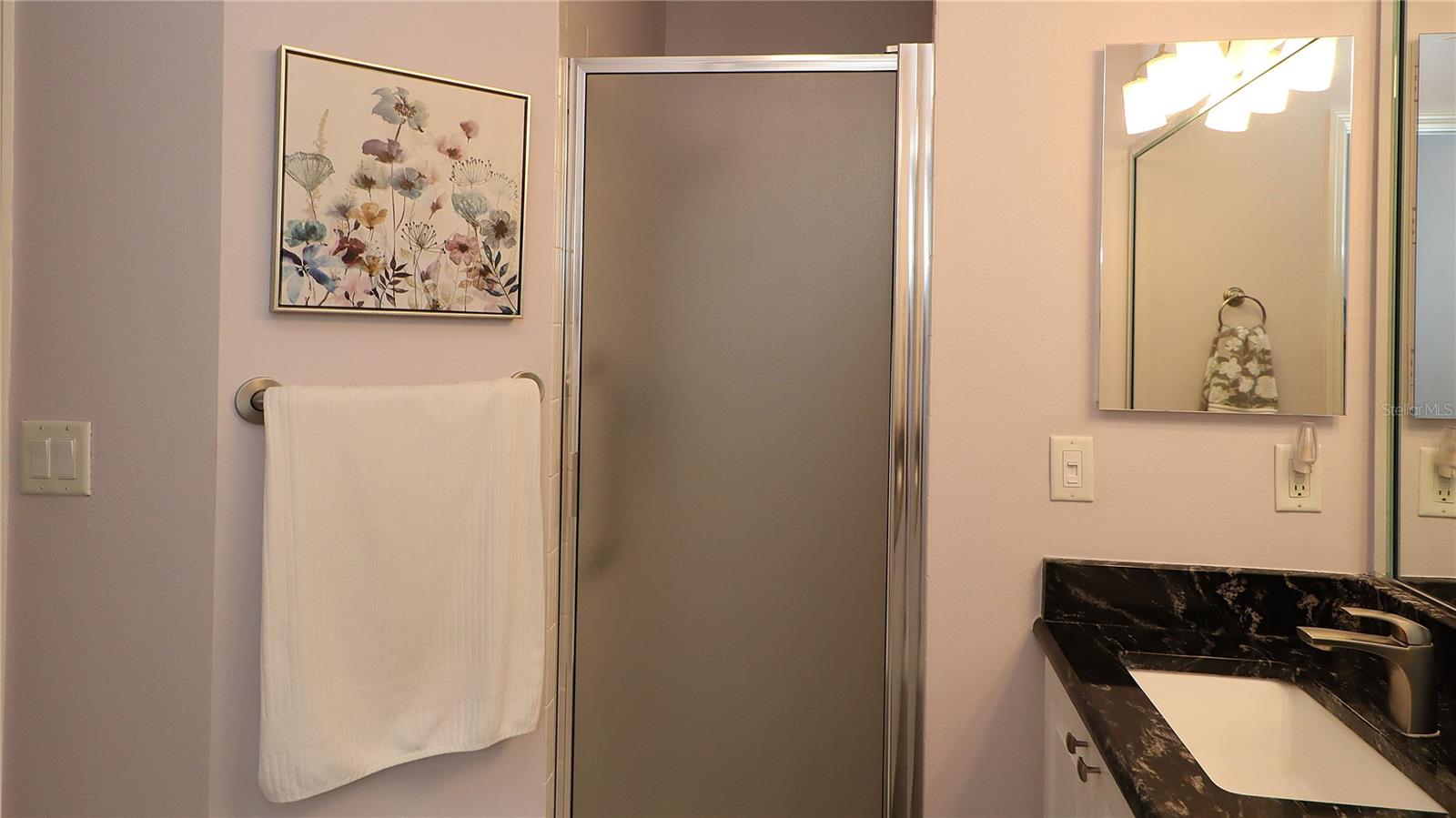 Image 22 of 41 For 17716 89th Milford Avenue