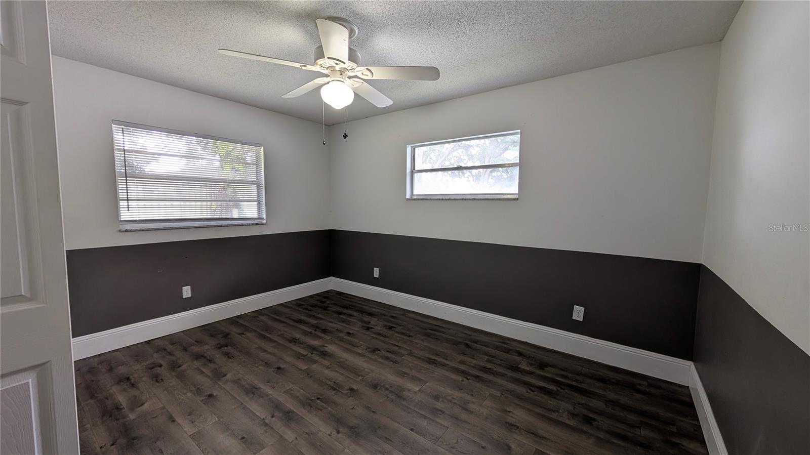 Image 10 of 13 For 607 Parkwood Avenue