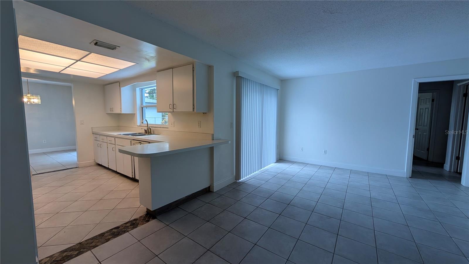 Image 6 of 13 For 607 Parkwood Avenue