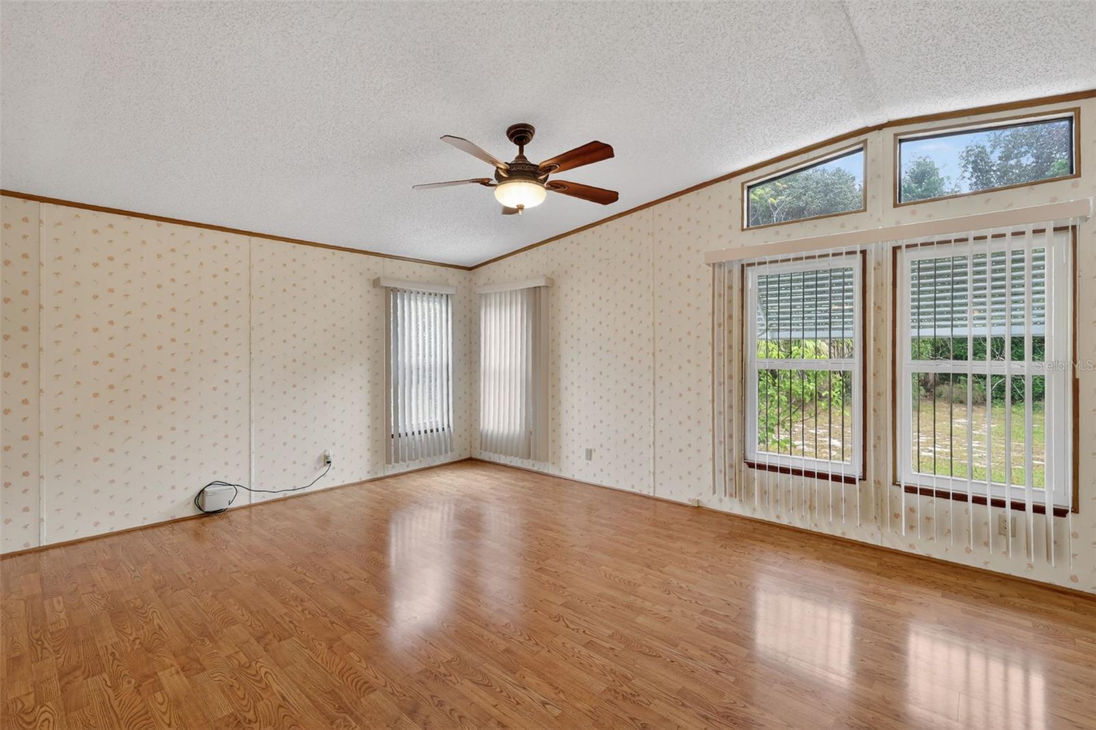 Image 15 of 29 For 3913 Citrus Circle 236