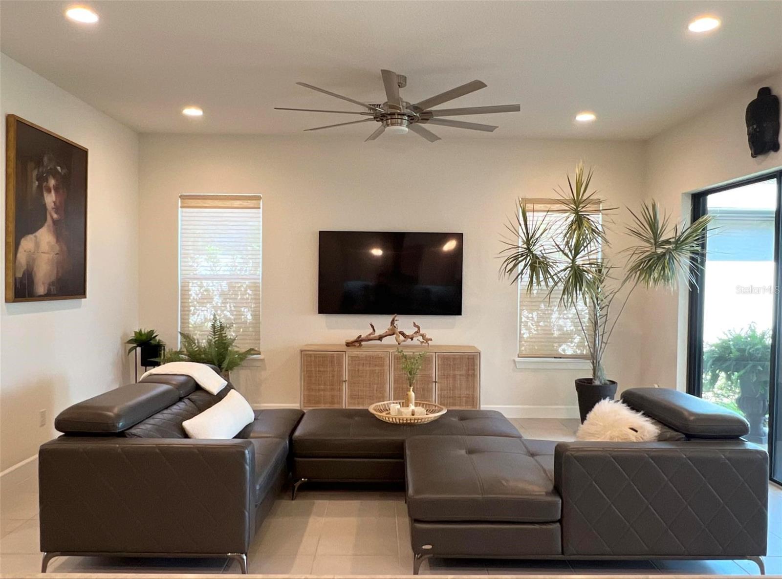 Image 4 of 33 For 2337 Clemblue Road