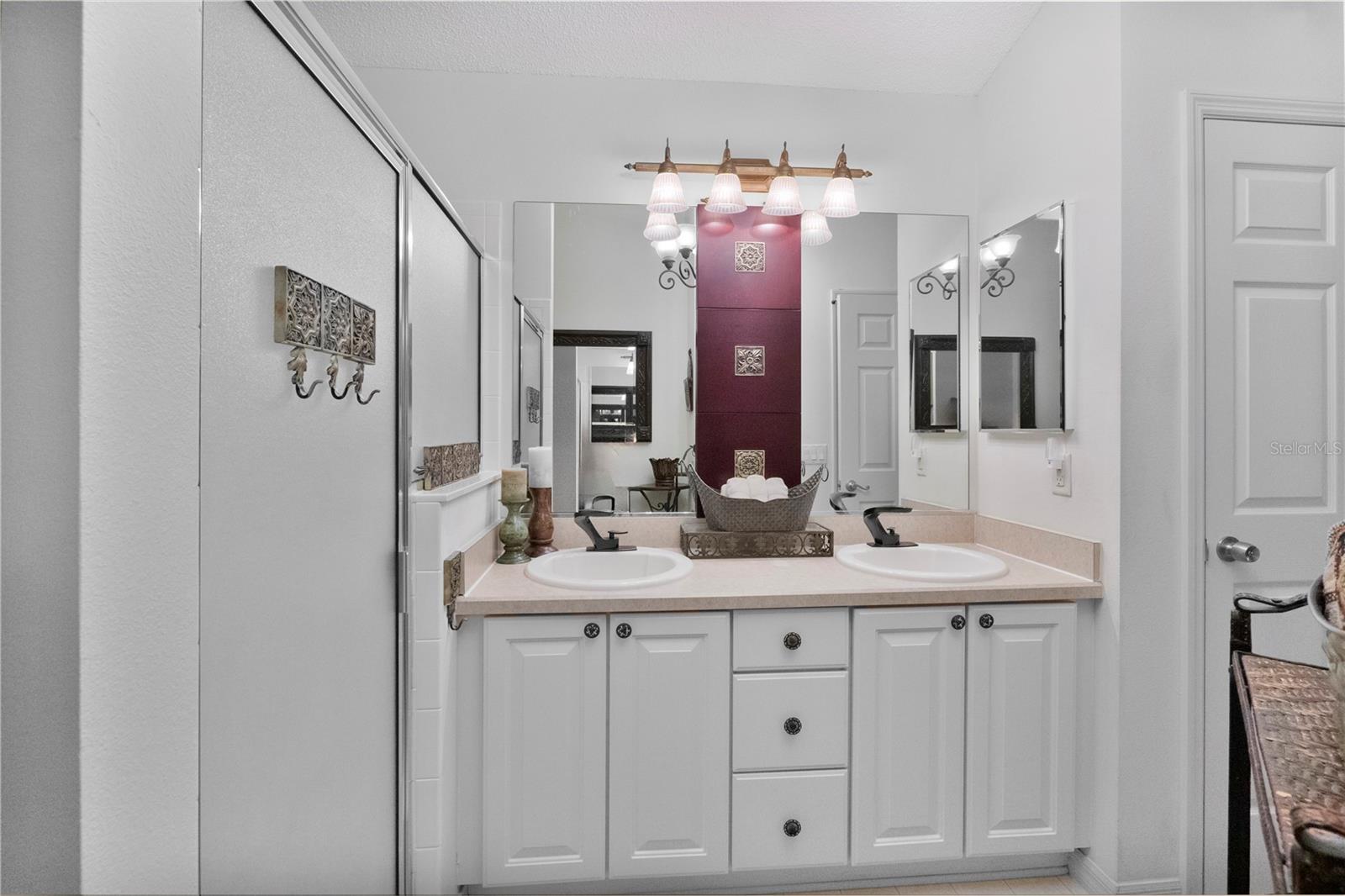 Image 24 of 36 For 2858 Leicester Terrace