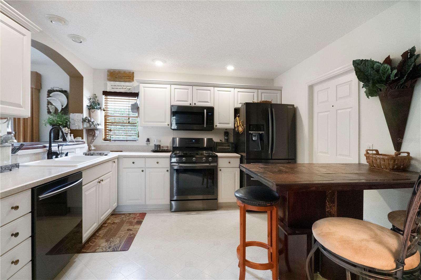 Image 5 of 36 For 2858 Leicester Terrace