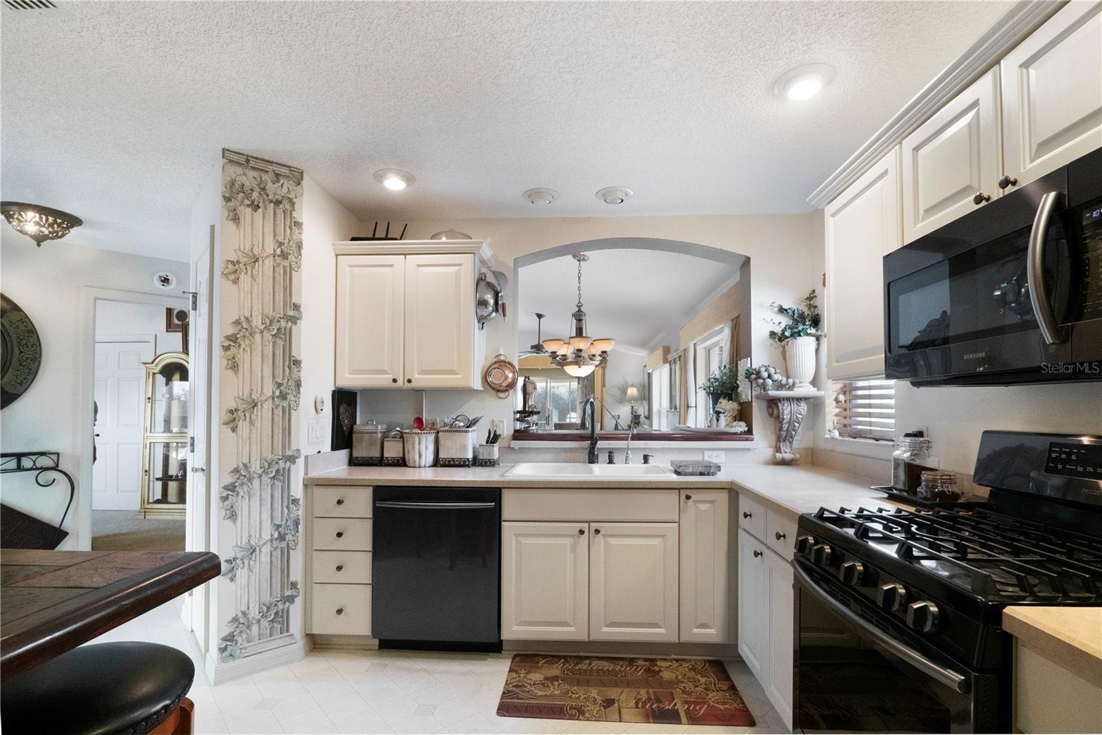 Image 7 of 36 For 2858 Leicester Terrace