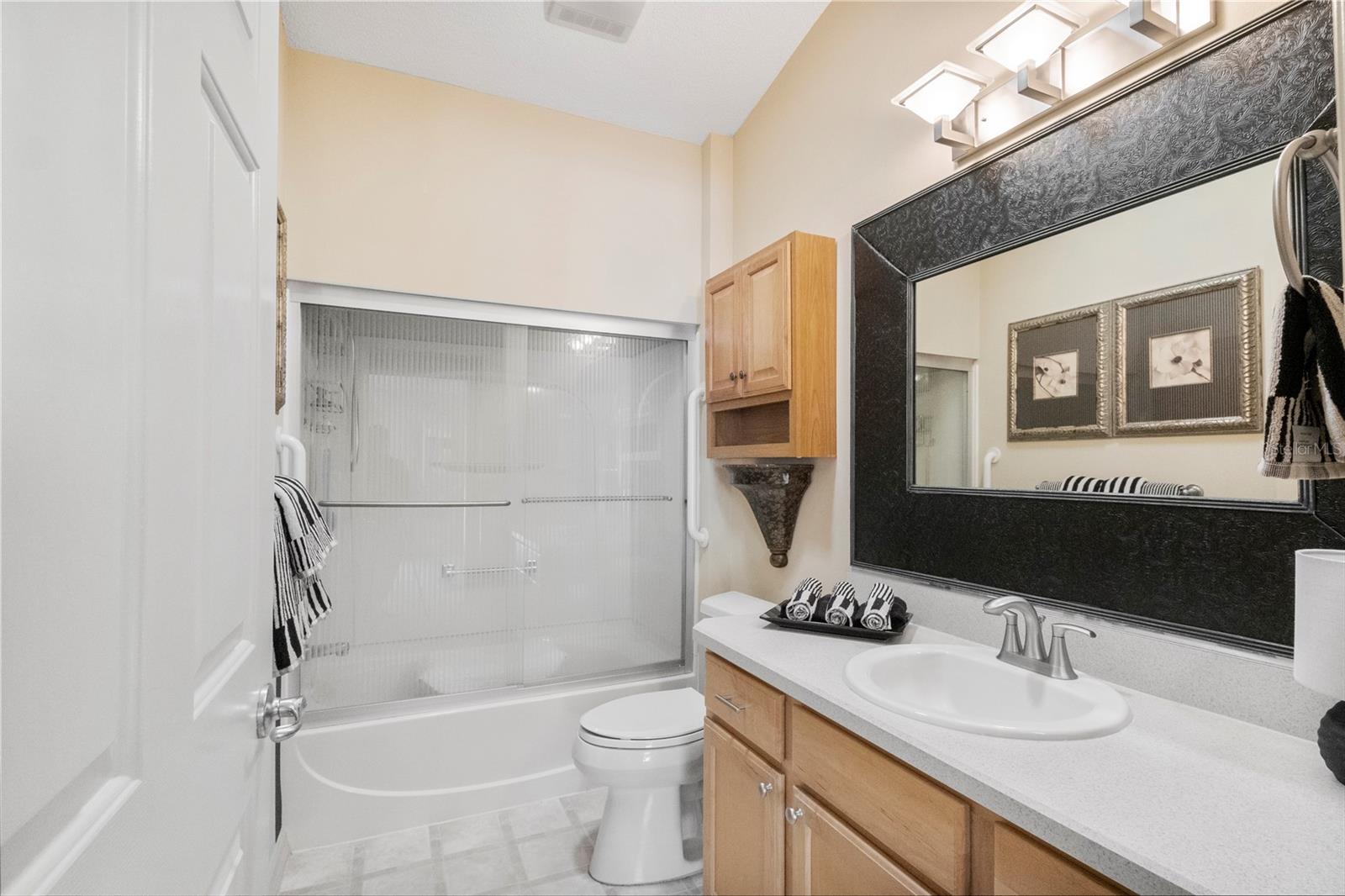 Image 17 of 34 For 2852 Leicester Terrace