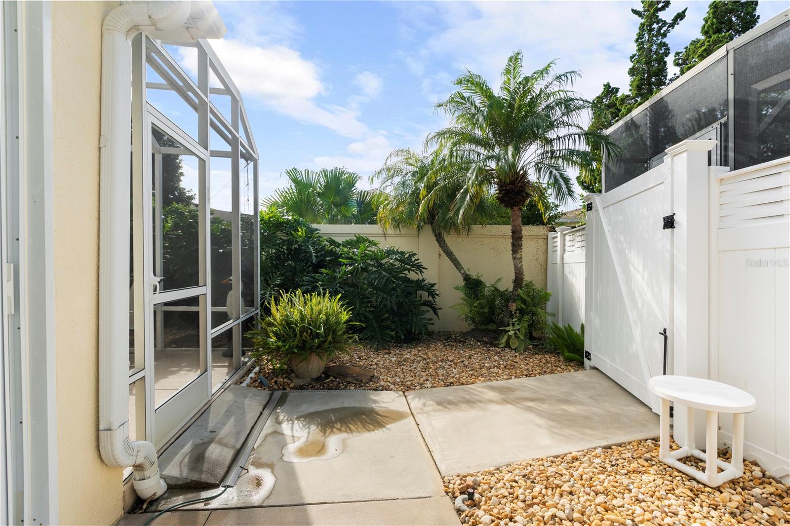 Image 31 of 34 For 2852 Leicester Terrace