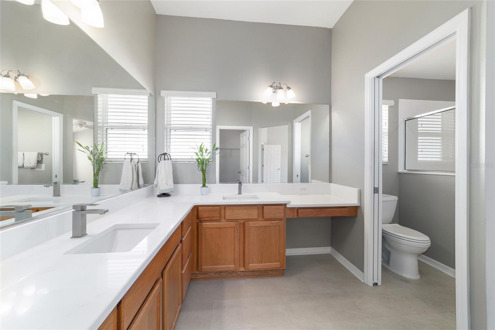 Image 16 of 30 For 2571 Foxbridge Terrace