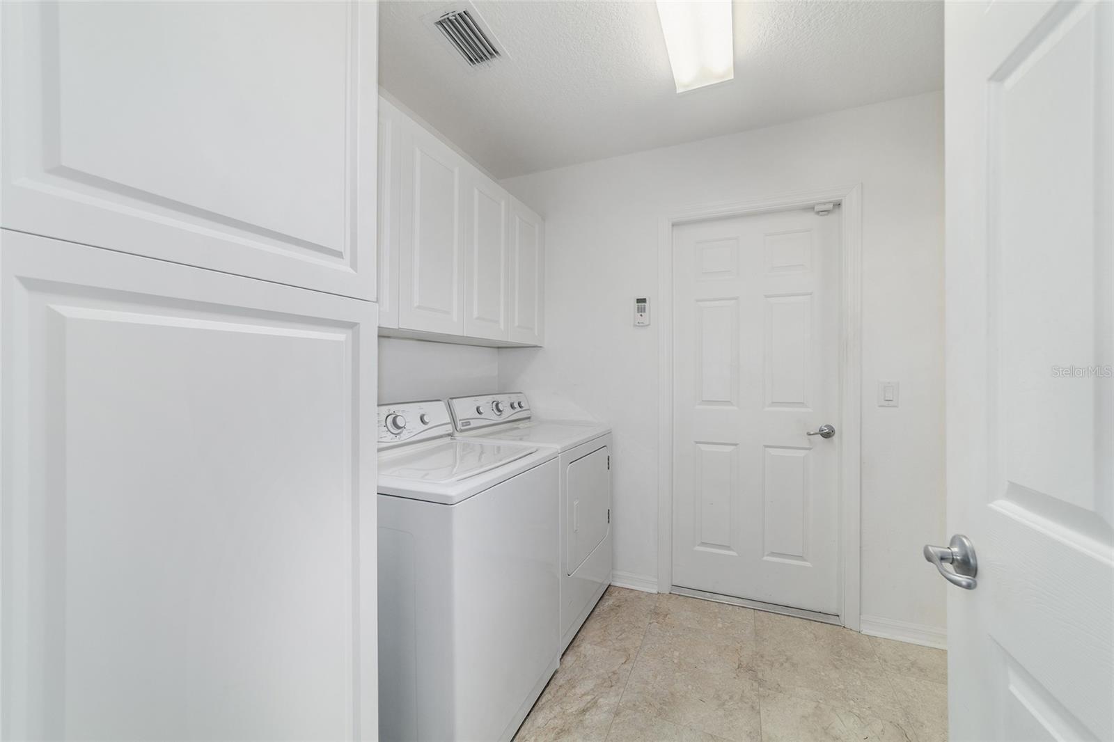 Image 27 of 30 For 2571 Foxbridge Terrace