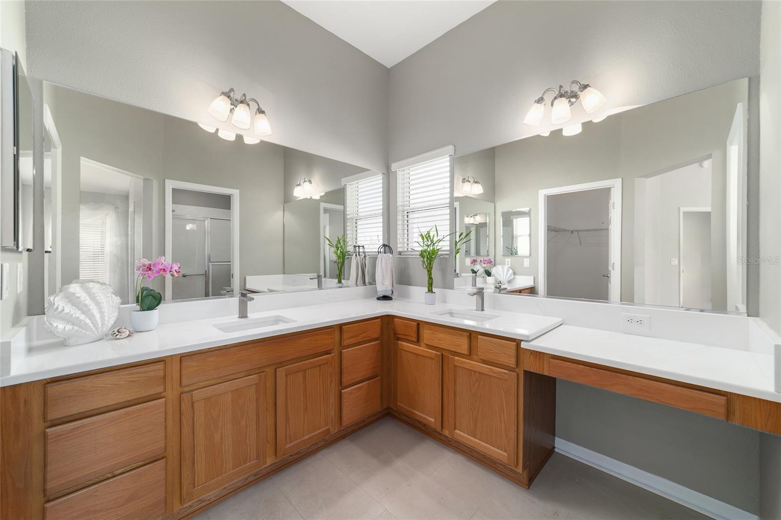 Image 3 of 30 For 2571 Foxbridge Terrace