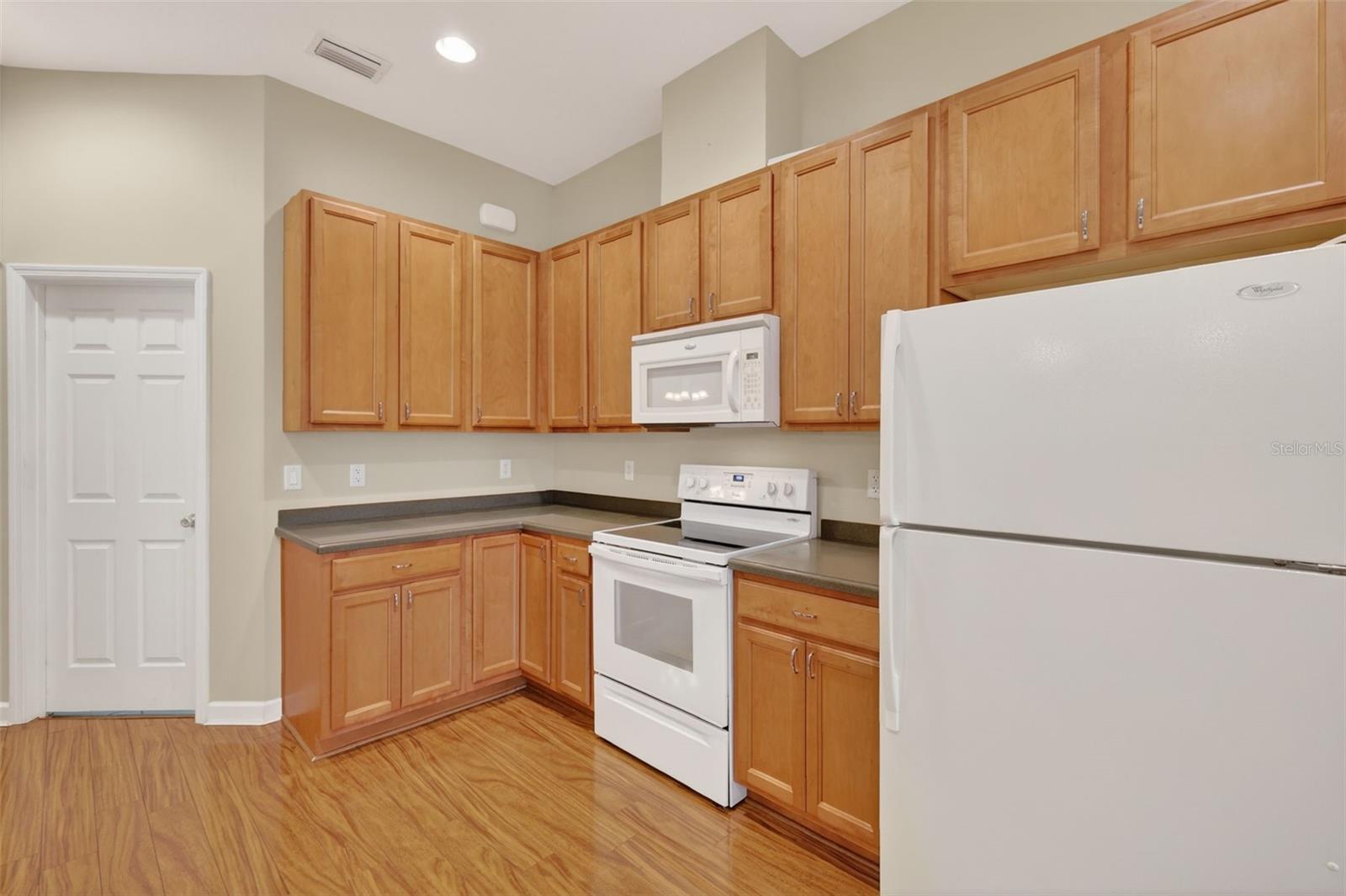 Image 19 of 57 For 8916 Bridgeport Bay Circle