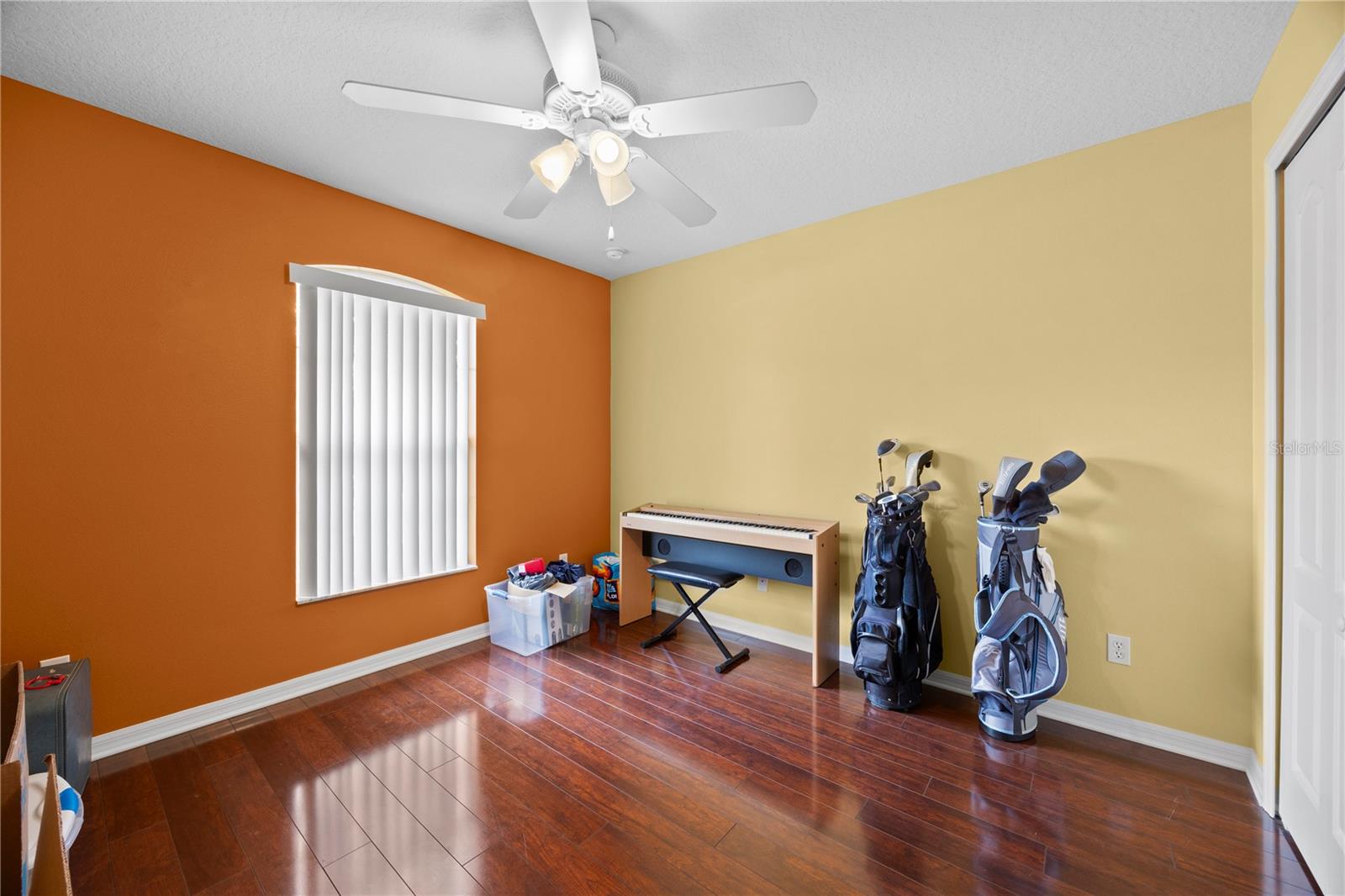 Image 20 of 42 For 415 Regatta Drive