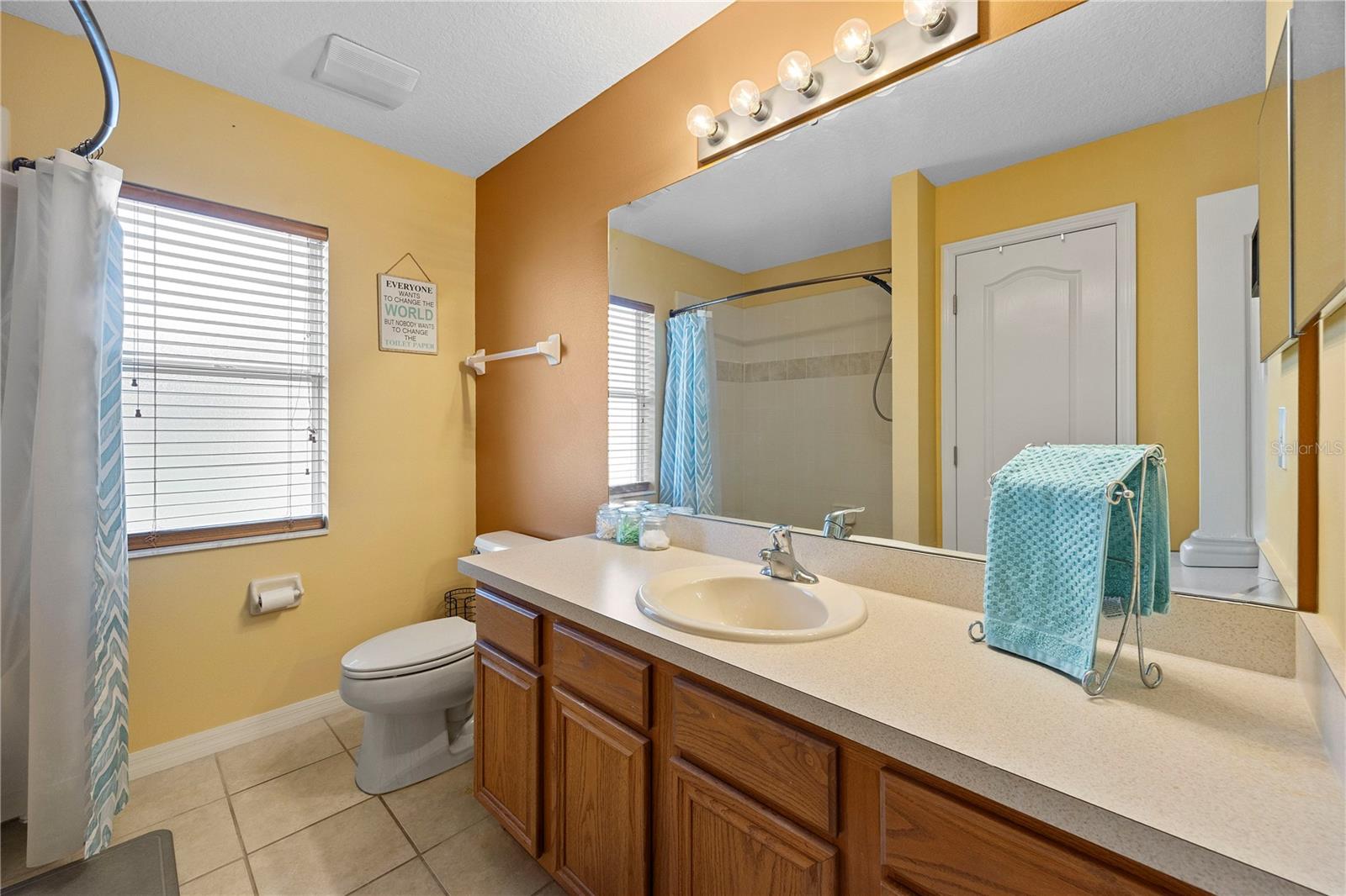 Image 25 of 42 For 415 Regatta Drive