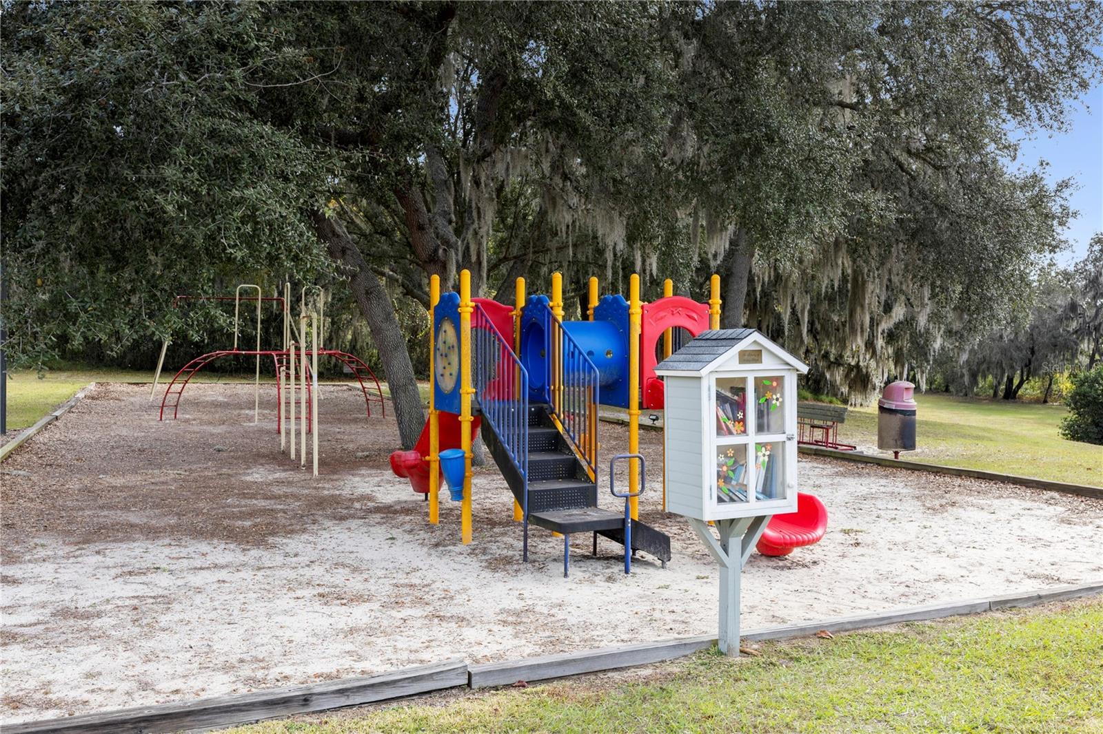 Image 38 of 42 For 415 Regatta Drive