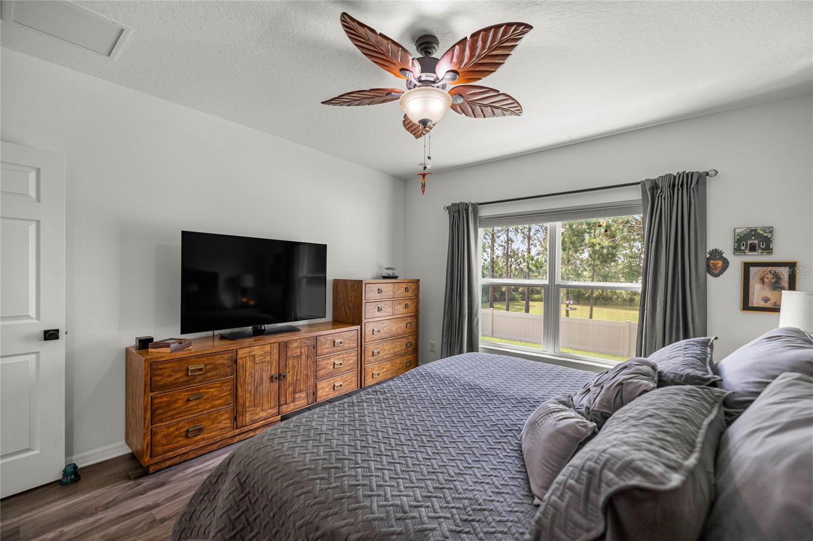 Image 14 of 46 For 358 Irving Bend Drive