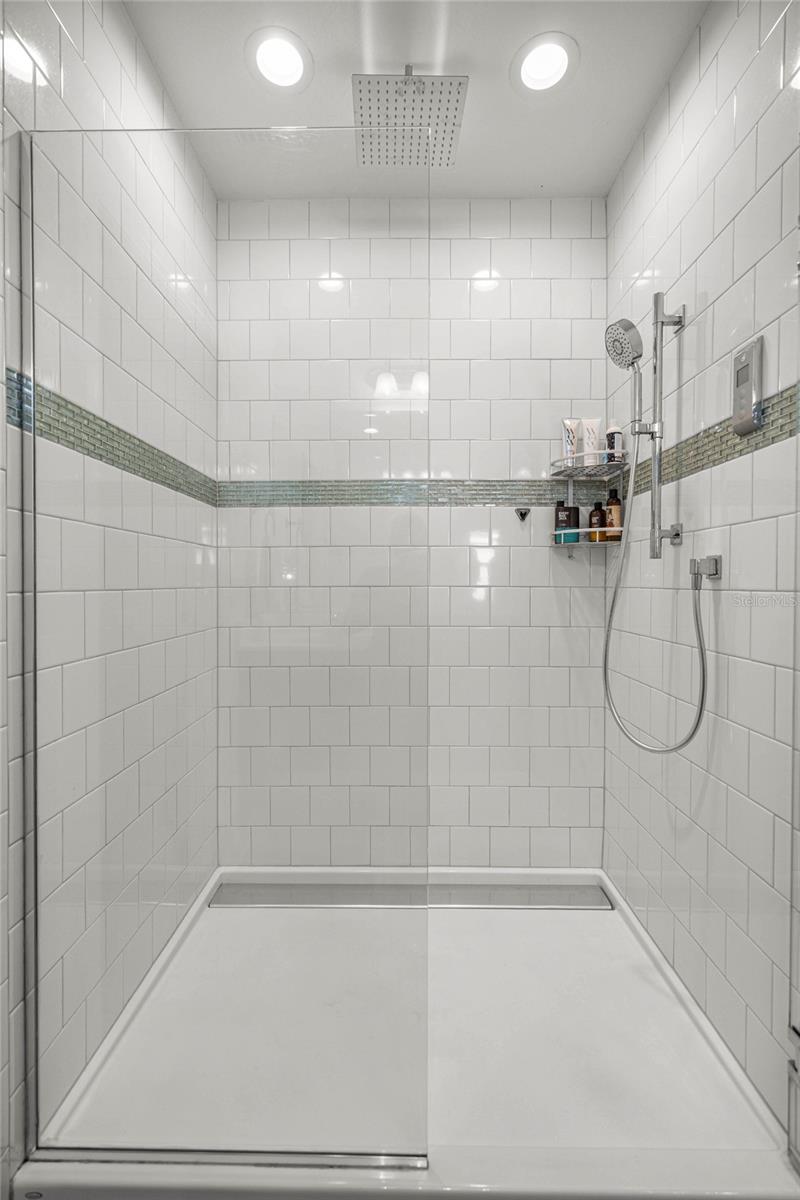 Image 19 of 46 For 358 Irving Bend Drive