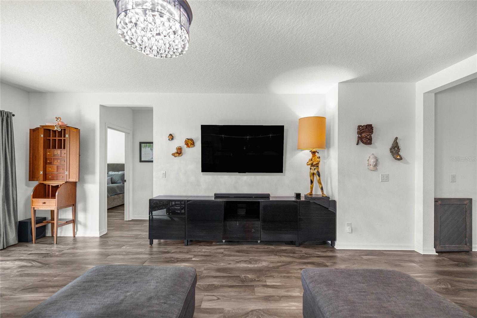 Image 6 of 46 For 358 Irving Bend Drive