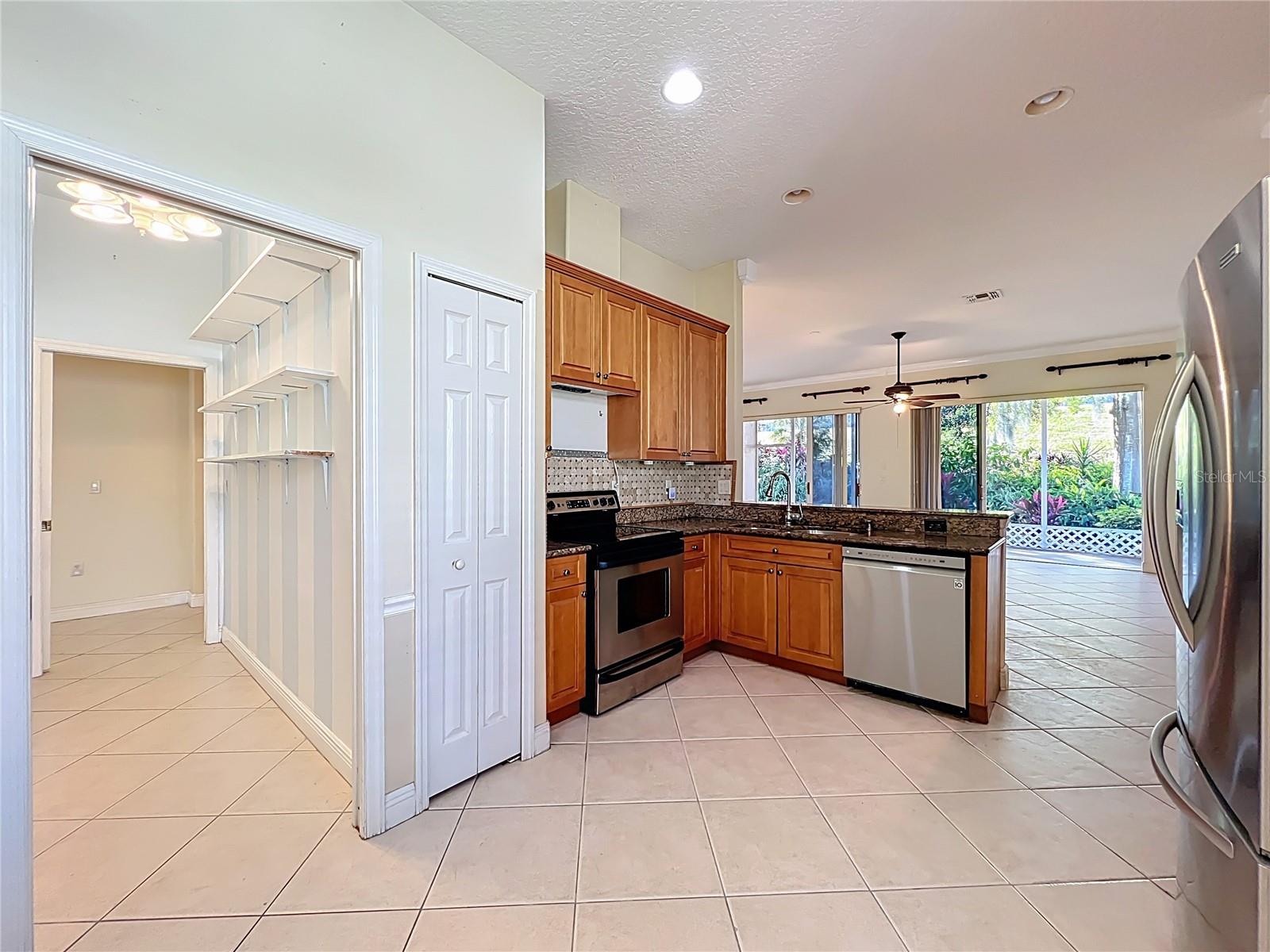 Image 18 of 62 For 916 Wolf Creek Street