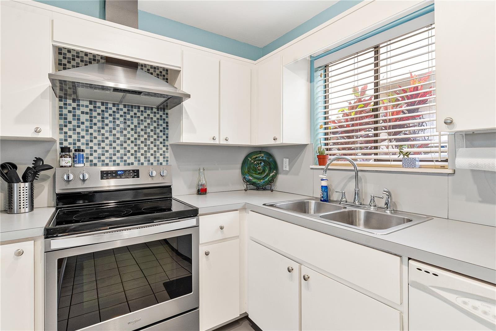 Image 12 of 67 For 402 Clusterwood Drive