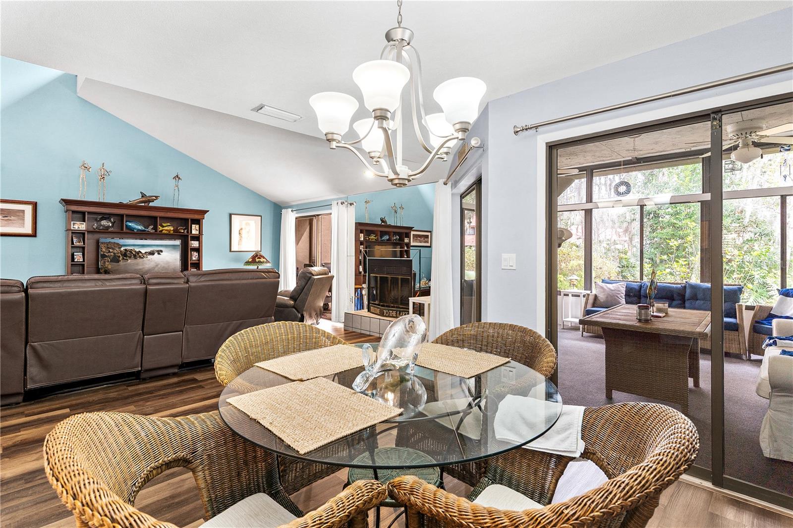 Image 16 of 67 For 402 Clusterwood Drive