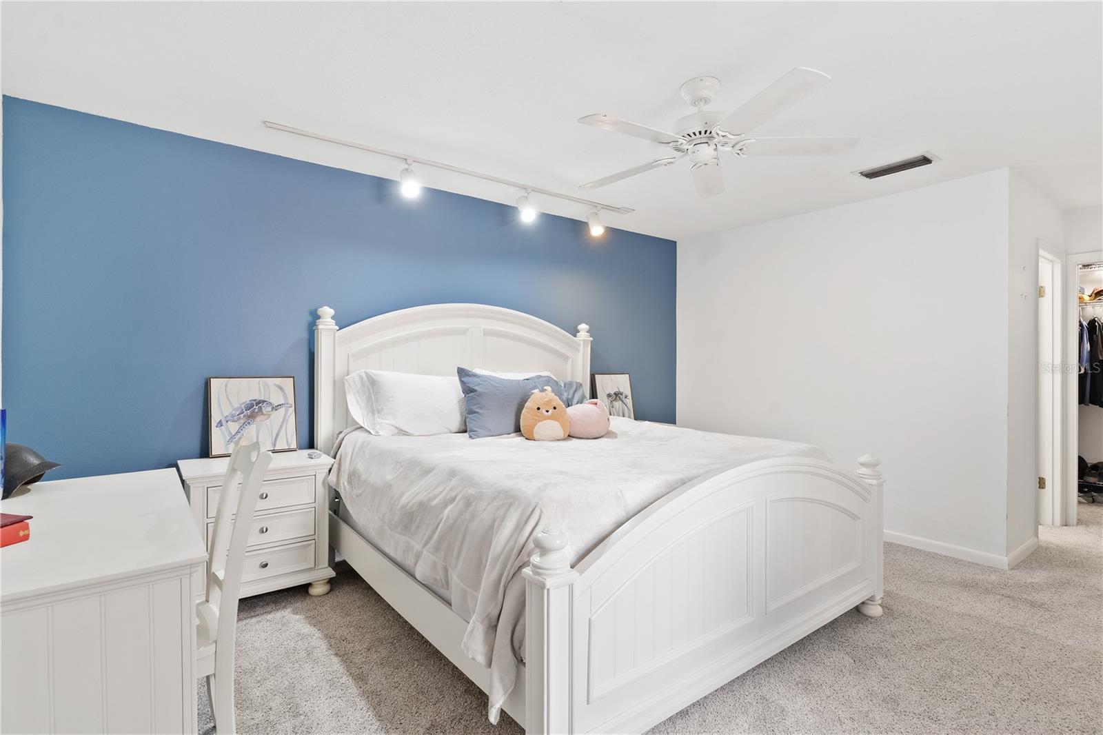 Image 22 of 67 For 402 Clusterwood Drive