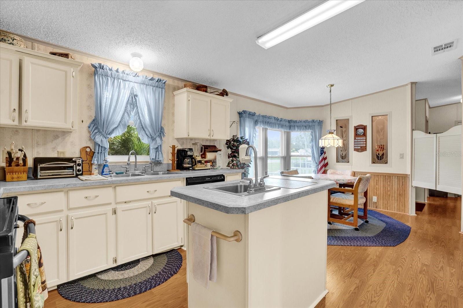 Image 10 of 31 For 34811 Barger Court