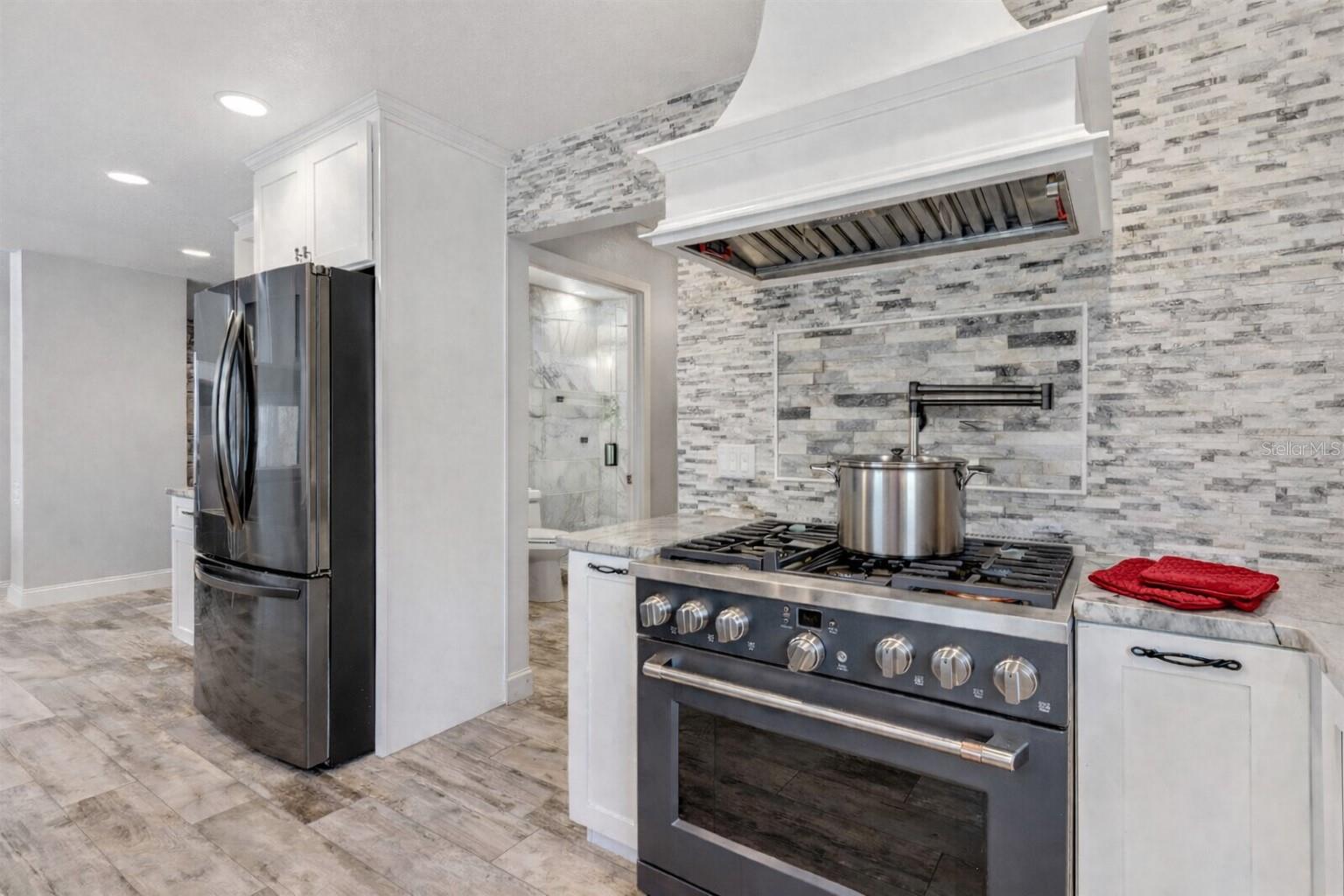 Image 18 of 48 For 12545 Putney Court