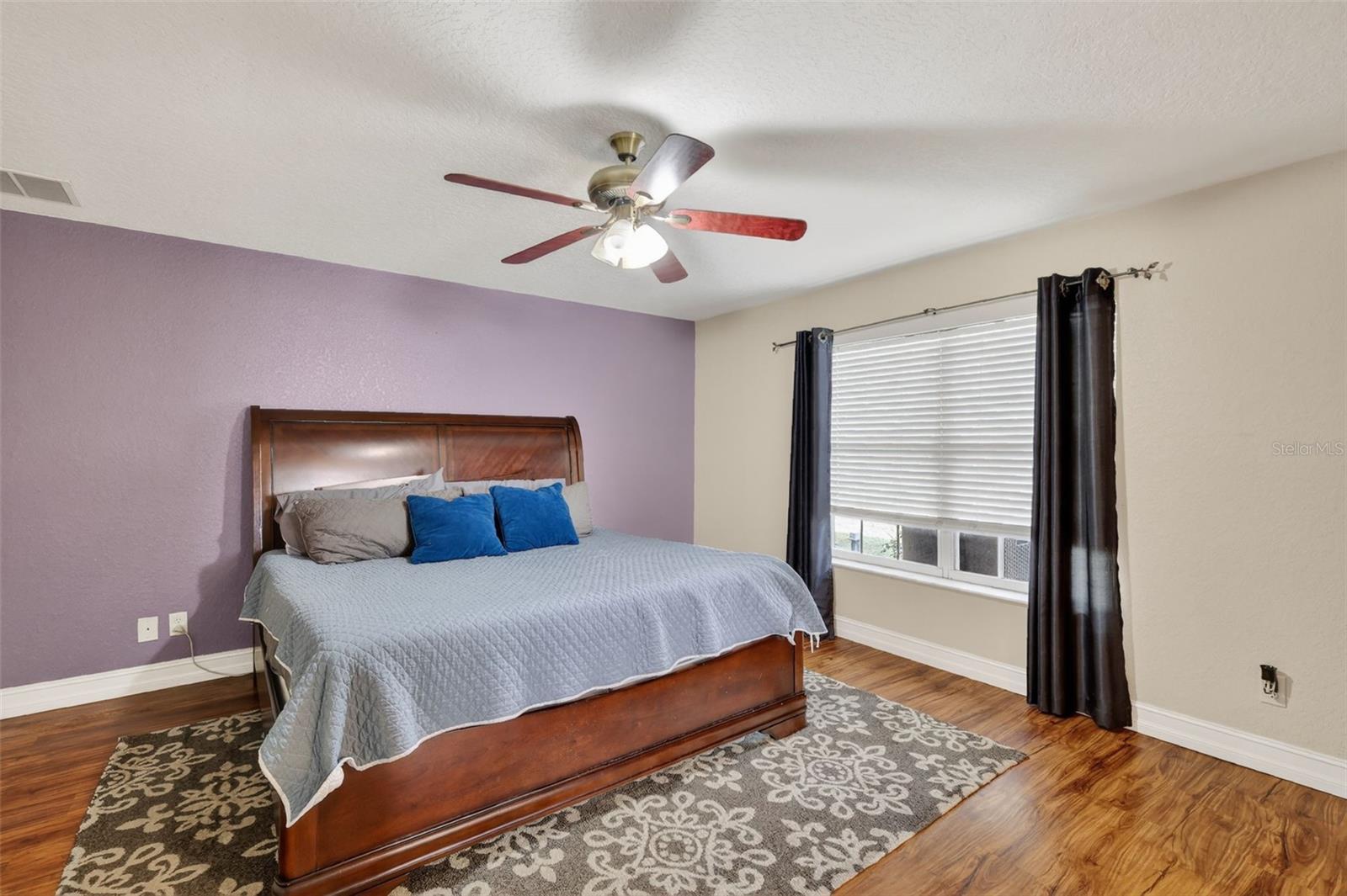 Image 18 of 26 For 35043 Silver Oak Drive