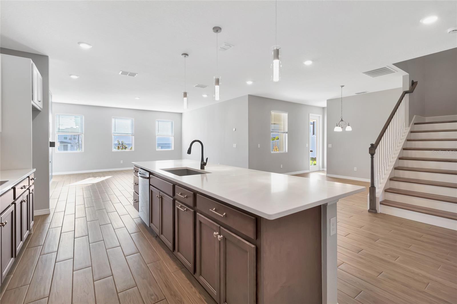 Image 19 of 72 For 2290 Endeavor Way