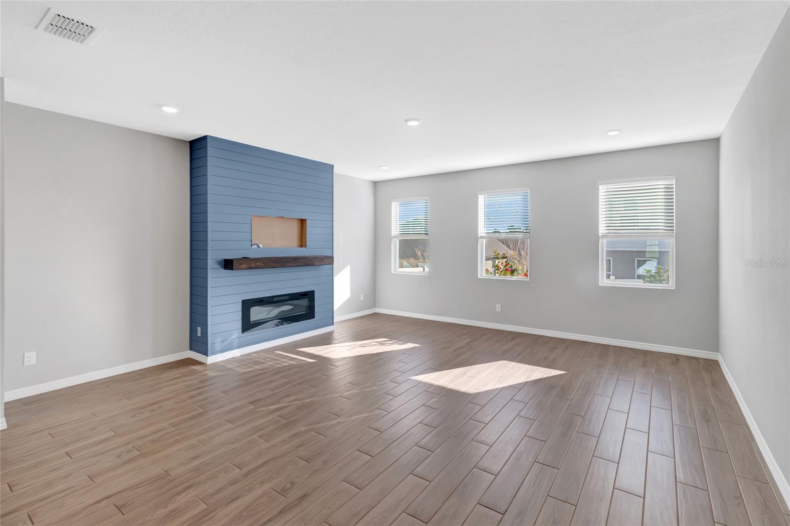 Image 28 of 72 For 2290 Endeavor Way