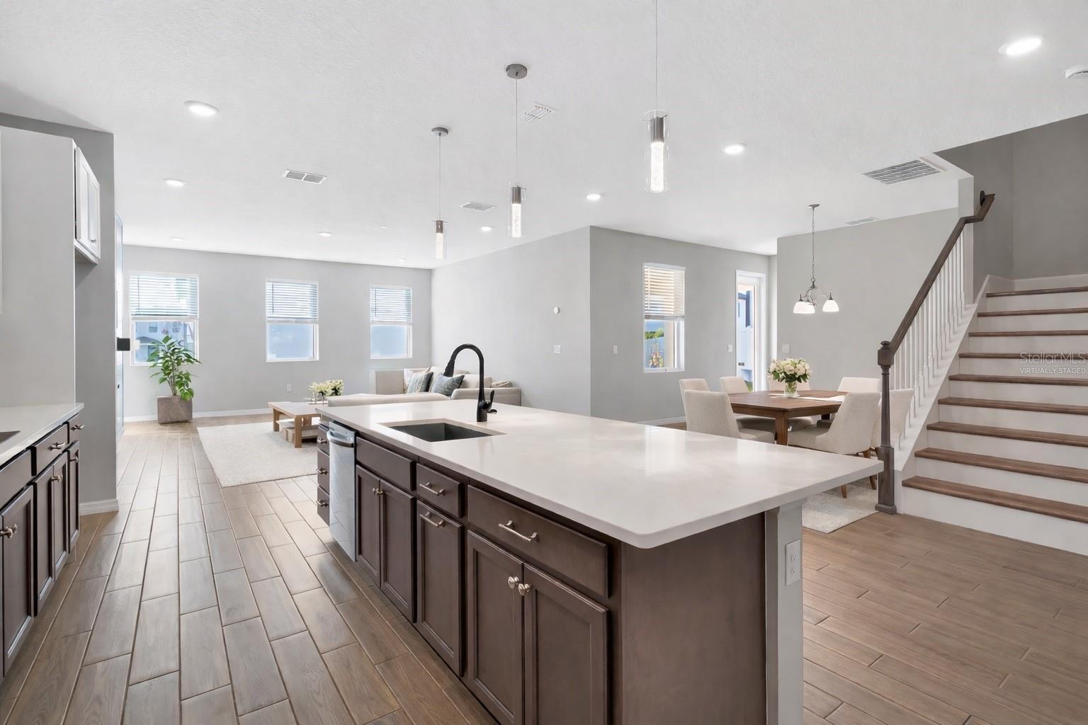 Image 3 of 72 For 2290 Endeavor Way