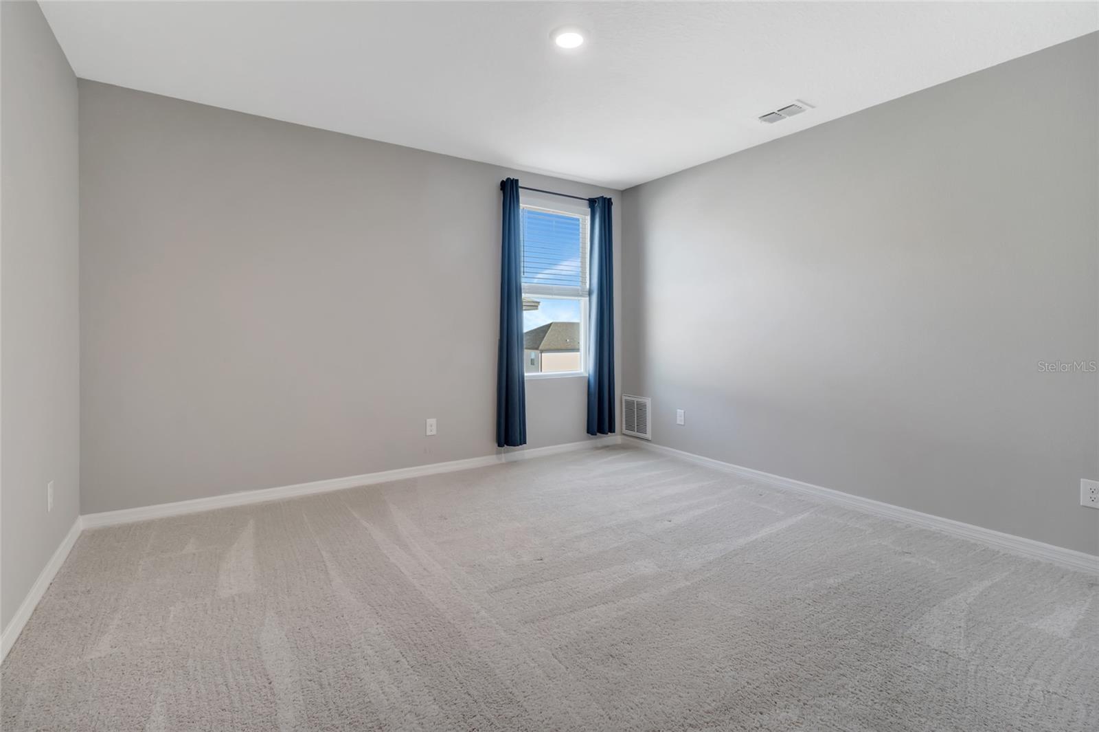 Image 33 of 72 For 2290 Endeavor Way