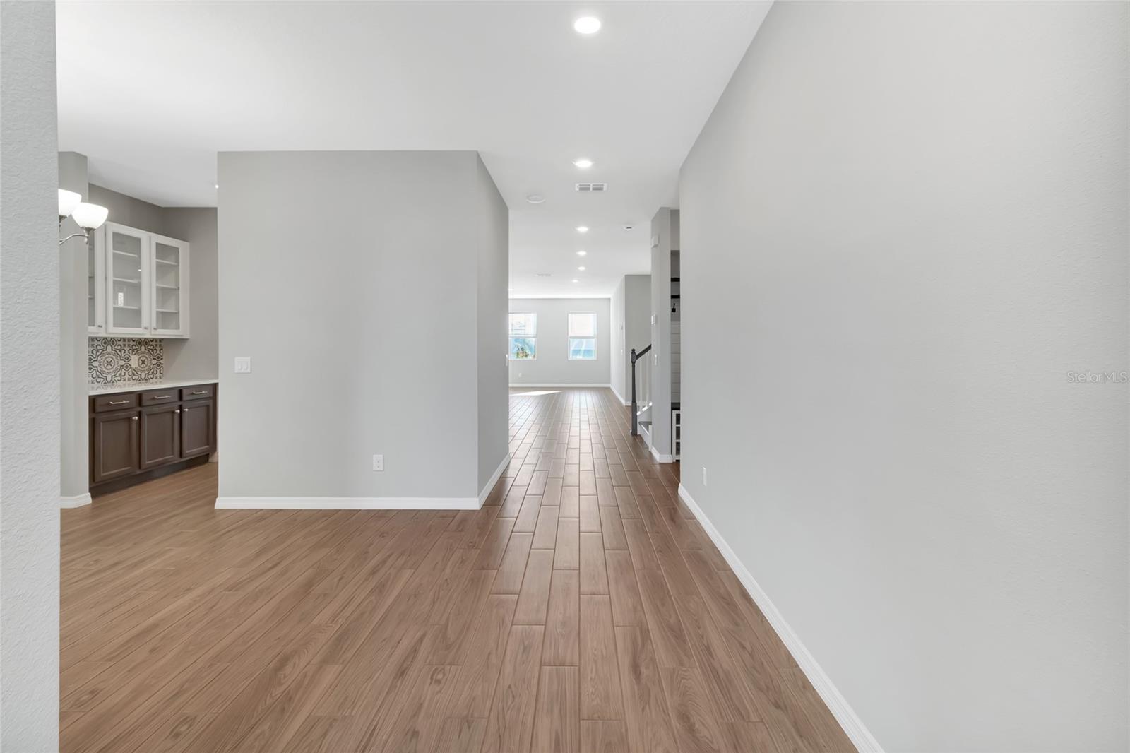 Image 4 of 72 For 2290 Endeavor Way