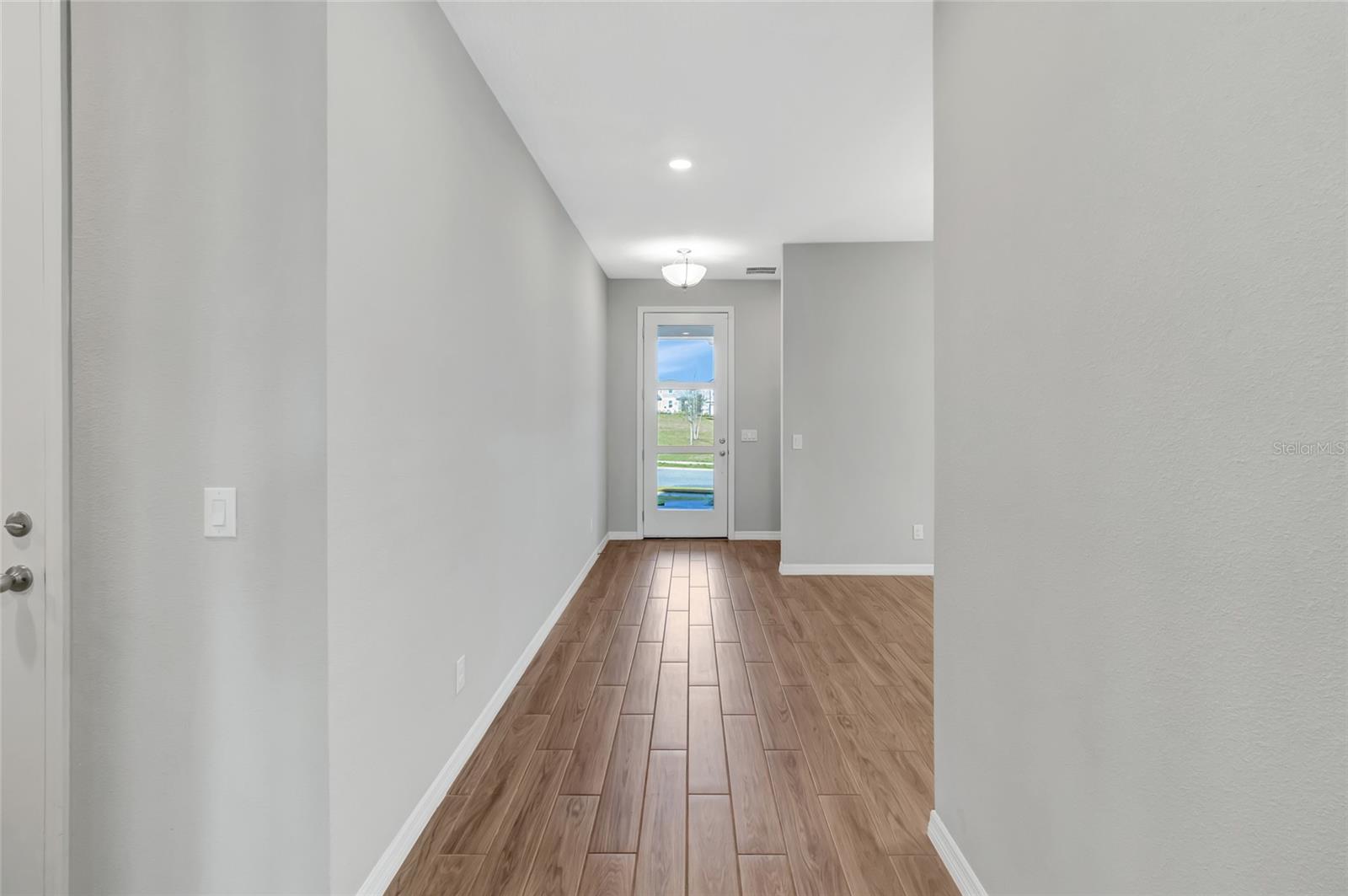 Image 5 of 72 For 2290 Endeavor Way