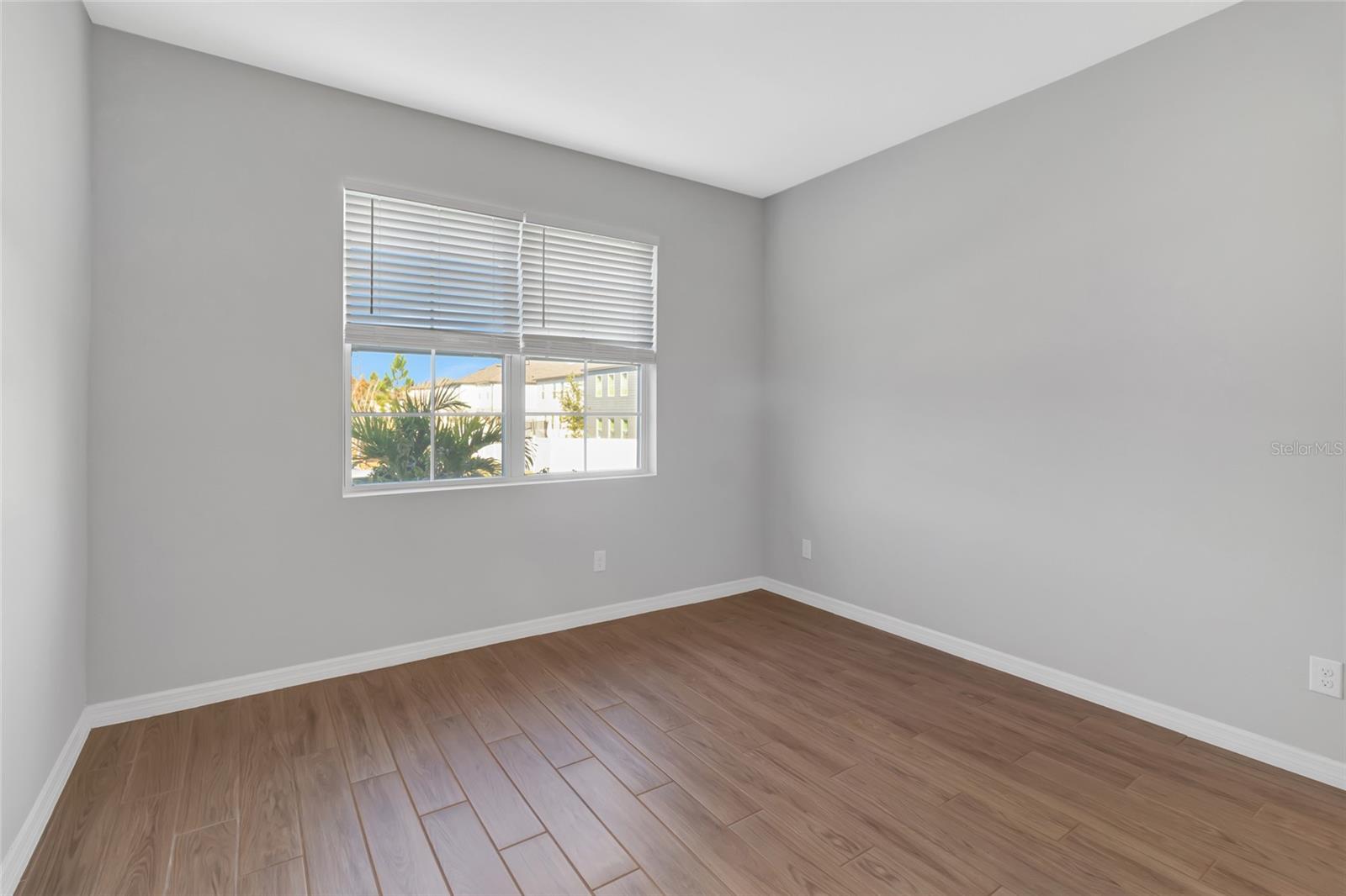 Image 7 of 72 For 2290 Endeavor Way