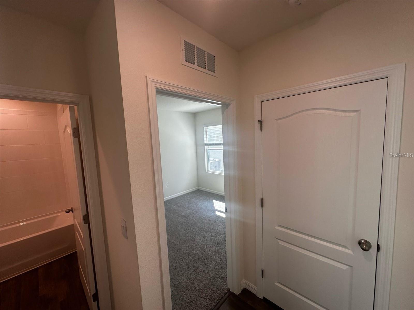 Image 16 of 28 For 3298 Briarwood Dr