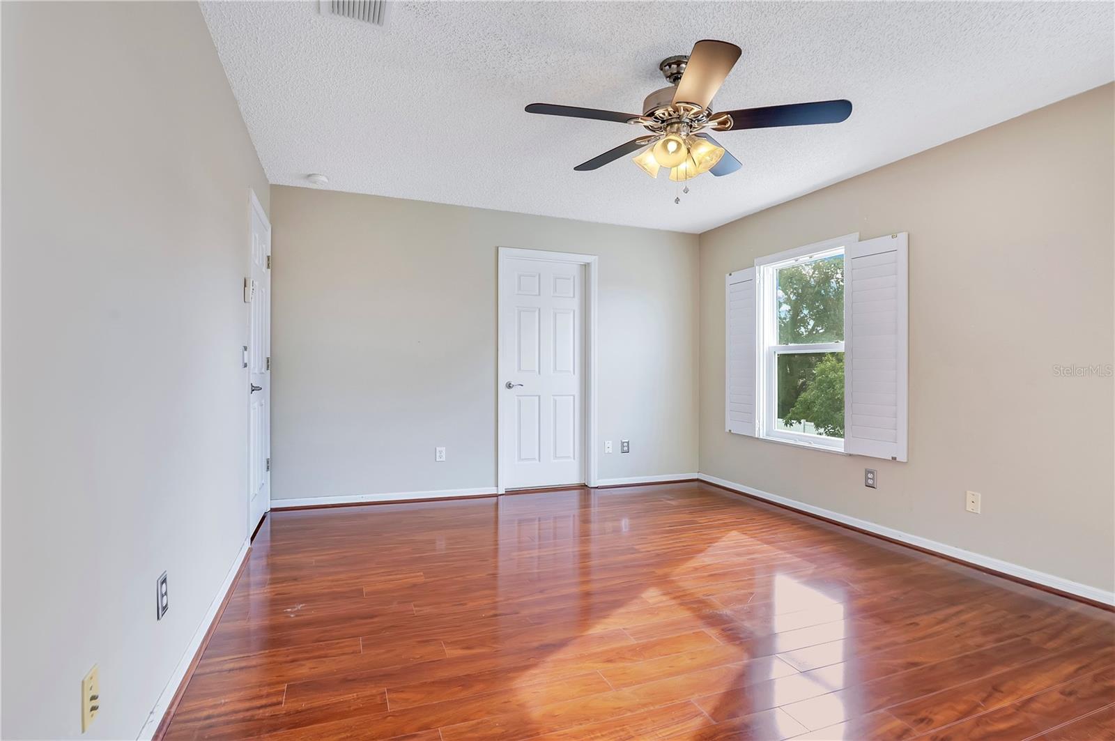 Image 11 of 34 For 1922 Sherbourne Street