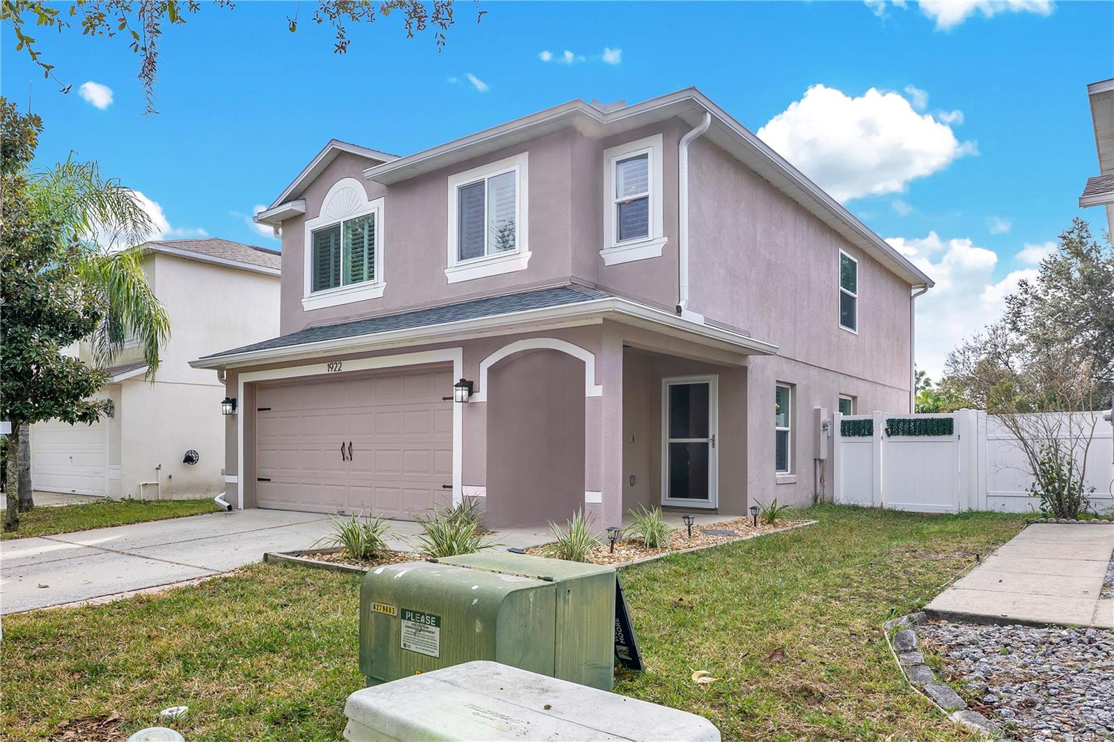 Image 2 of 34 For 1922 Sherbourne Street