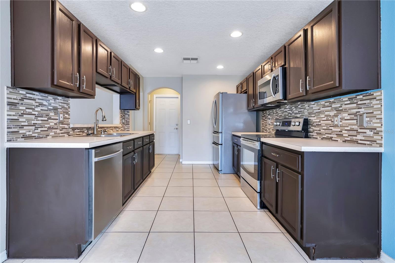 Image 9 of 34 For 1922 Sherbourne Street