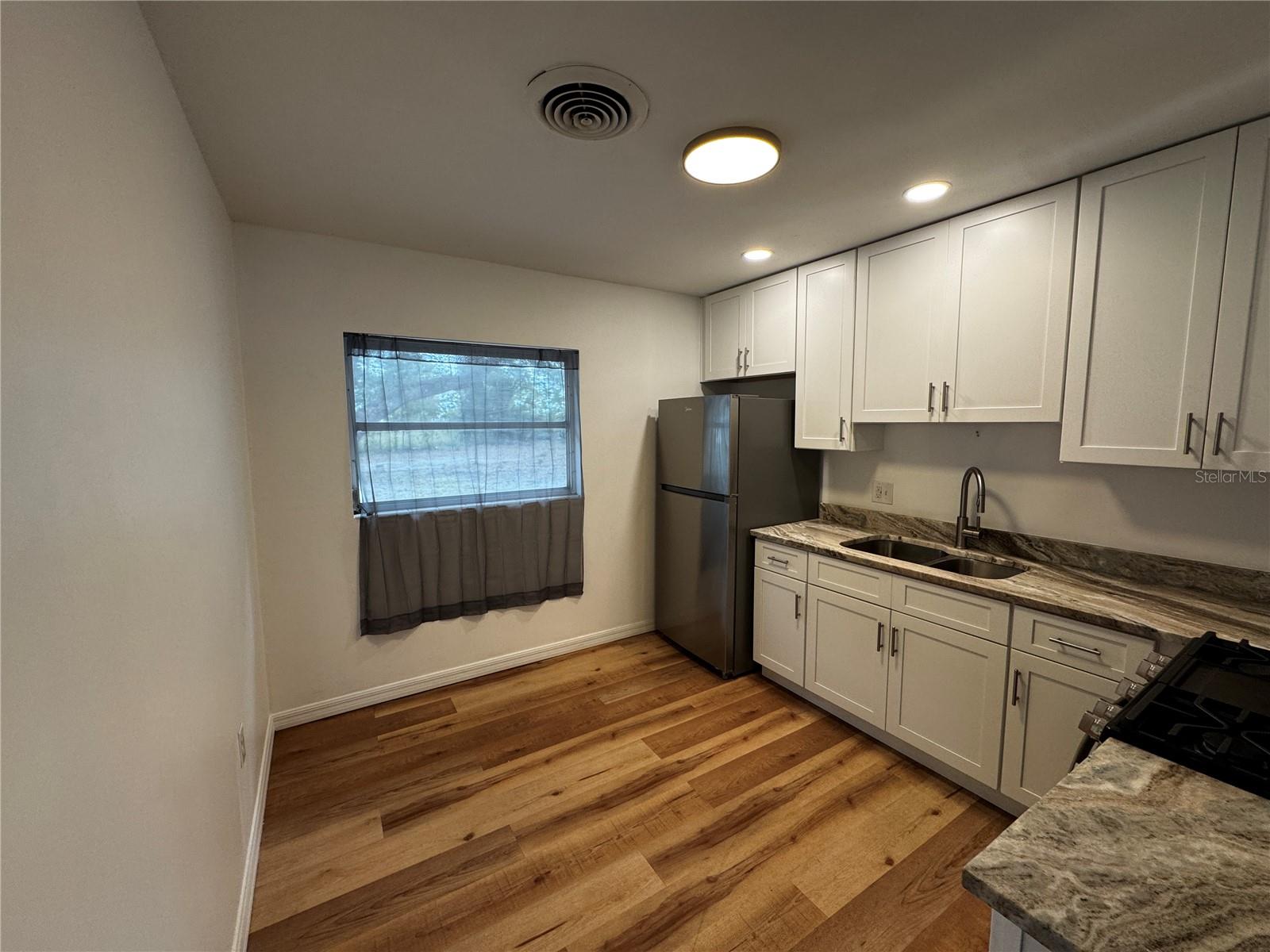 Image 4 of 13 For 716 Mccormack Street