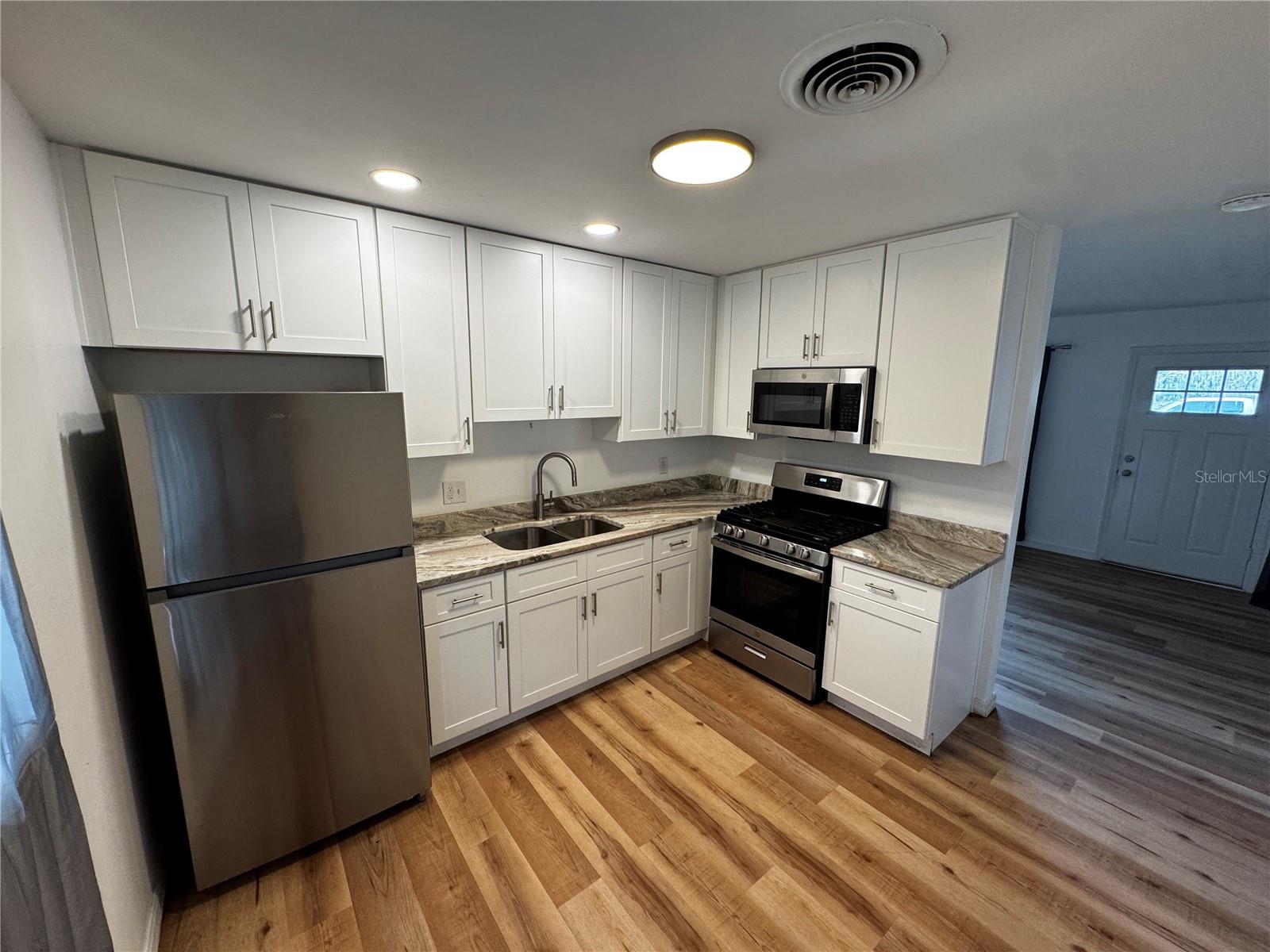 Image 5 of 13 For 716 Mccormack Street