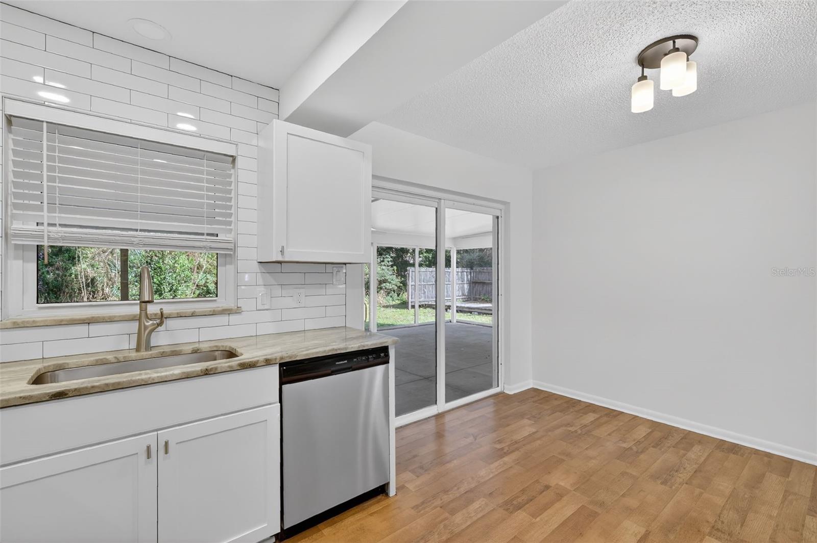 Image 11 of 40 For 423 10th Avenue