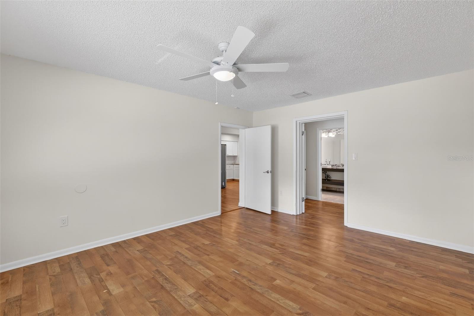 Image 15 of 40 For 423 10th Avenue